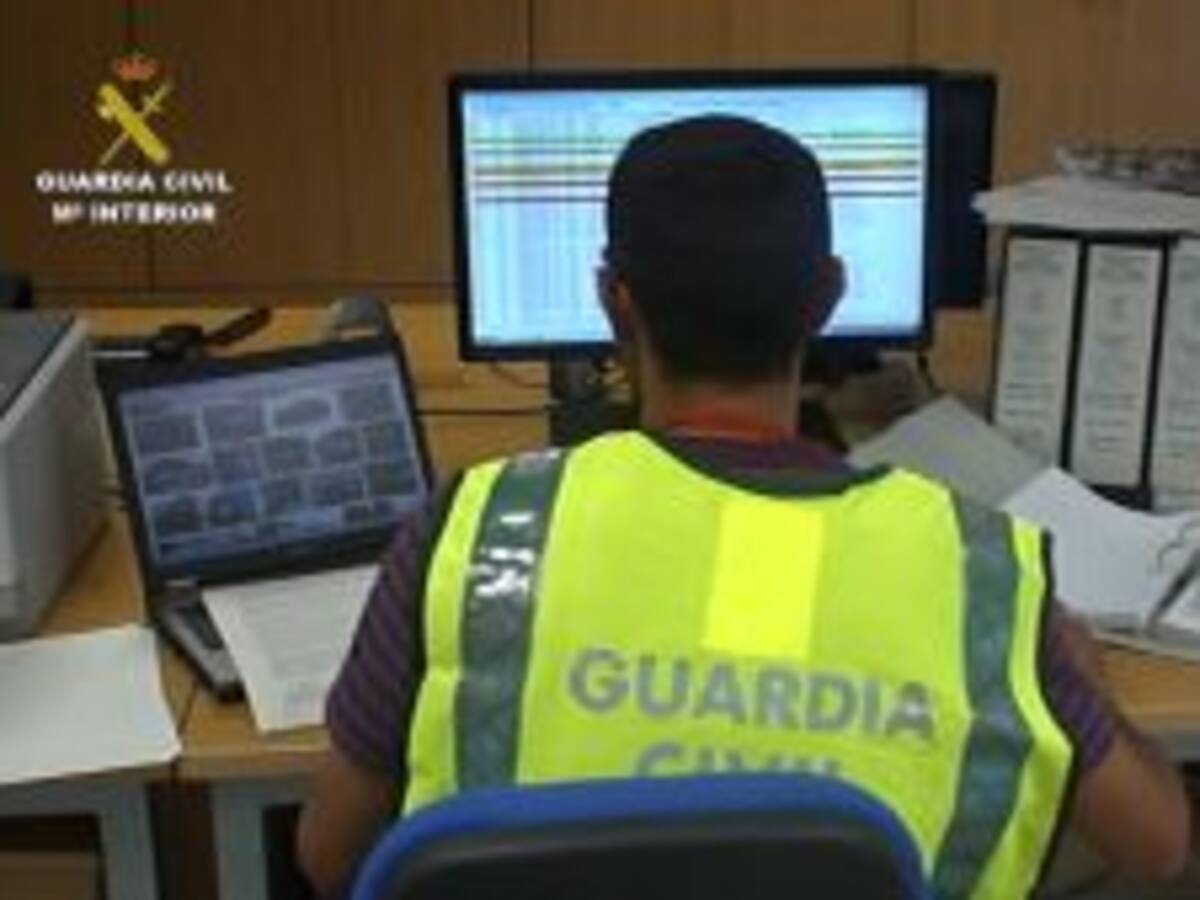 Rescatado un hombre de 63 años, desorientado e inmovilizado, en el interior de una acequia de Rafelbuñol