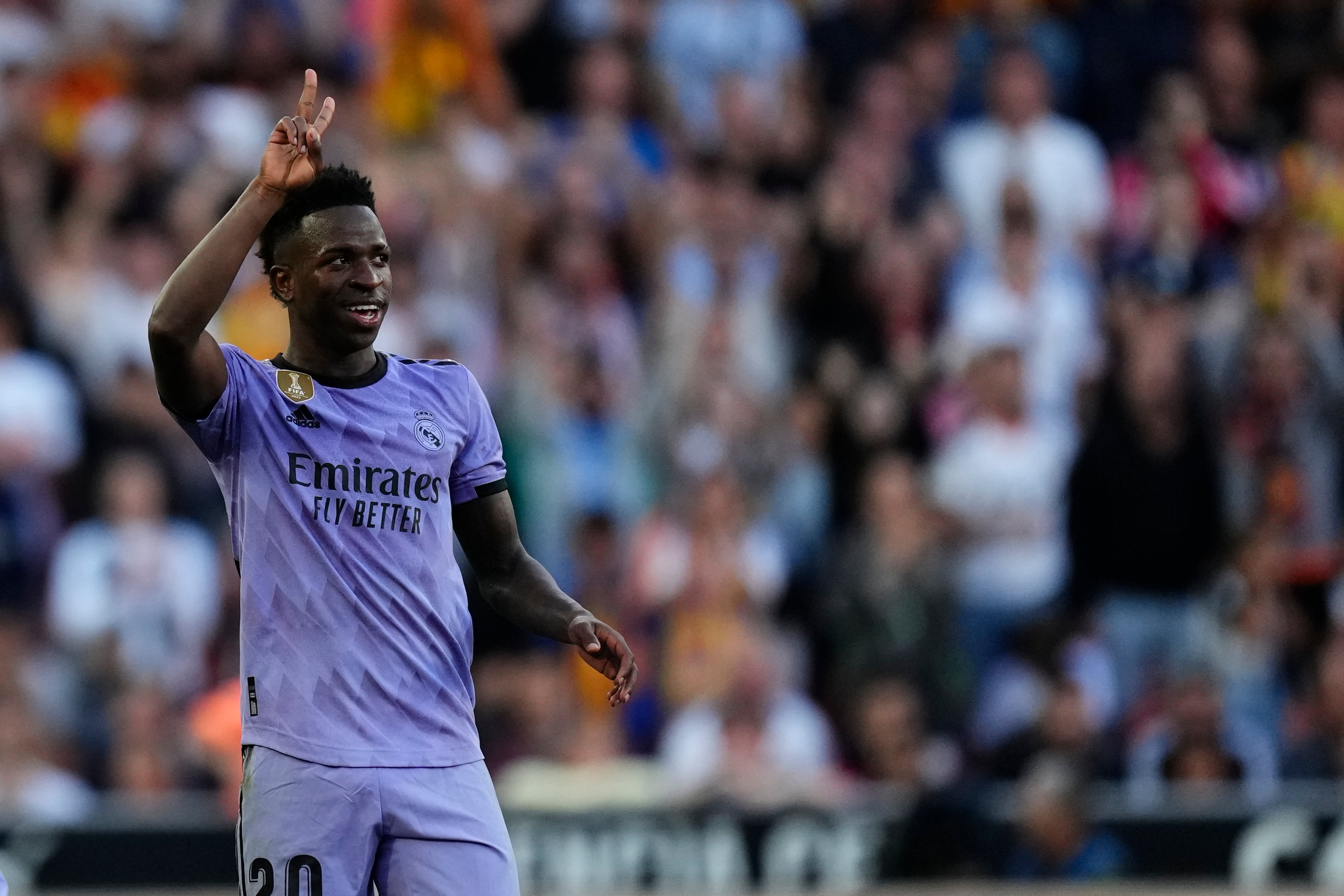 Vinícius dedica el gesto de &#039;a Segunda&#039; a la grada de Mestalla.