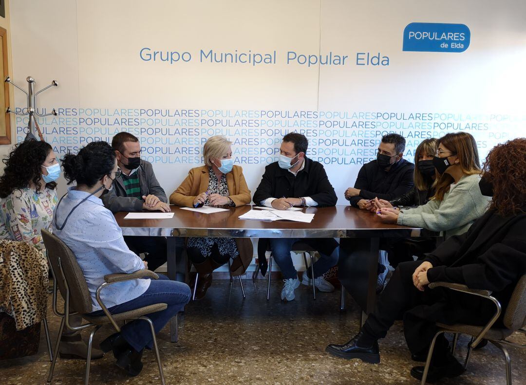 Reunón entre ediles del PP de Elda y Petrer 