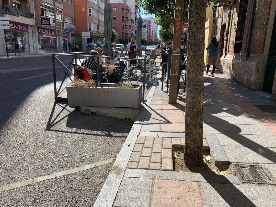 Terraza en la calle Virgen del Amparo