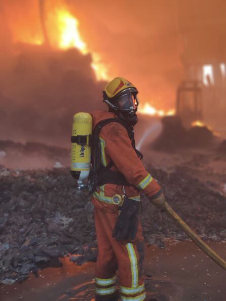 Incendio en el polígono industrial La RevaI