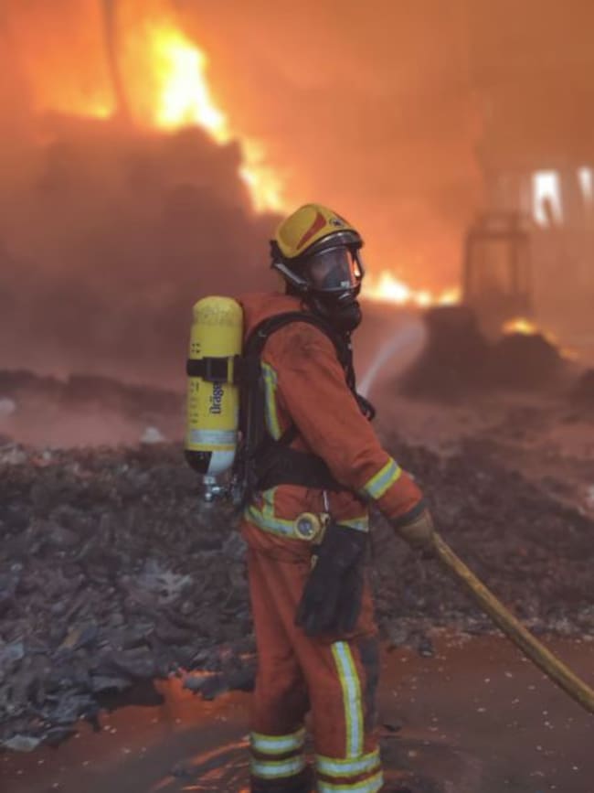 Incendio en el polígono industrial La RevaI