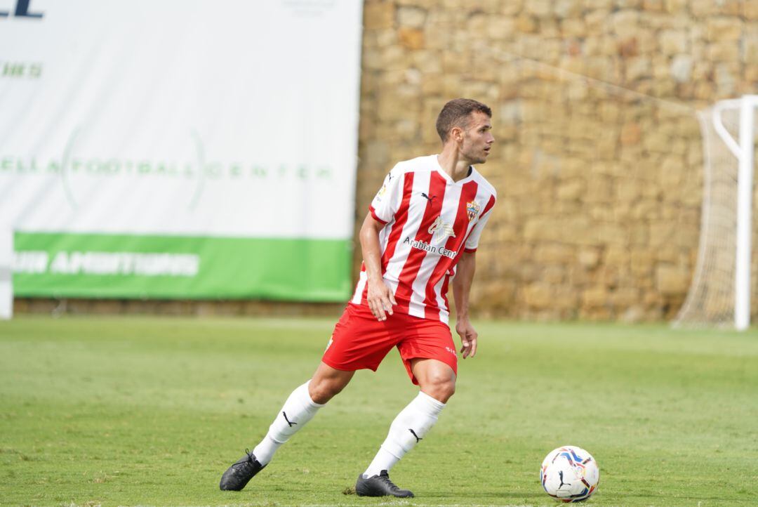 Ager Aketxe en el Almería-Balompédica Linense.