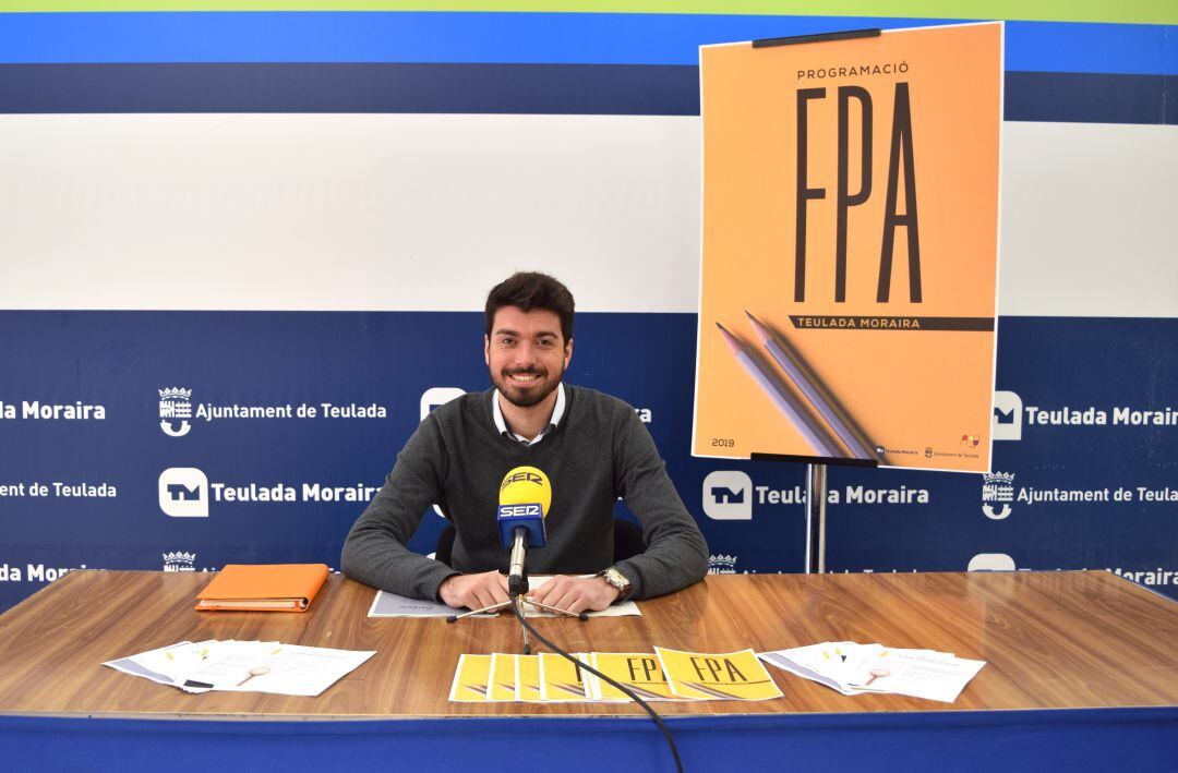 Daniel Ibanco, concejal de Educación, en la presentación de la programación de la FPA.