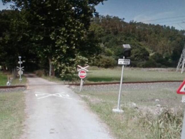 El paso a nivel sin barreras donde ha ocurrido el accidente.