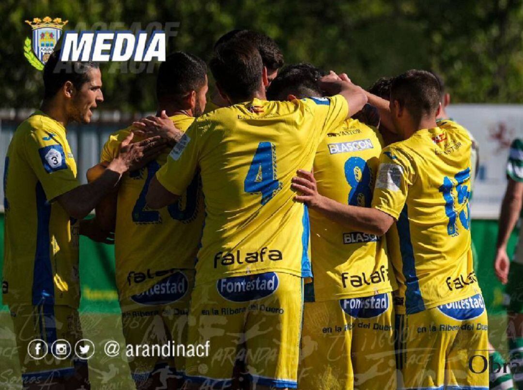 Los jugadores ribereños celebran uno de los tantos