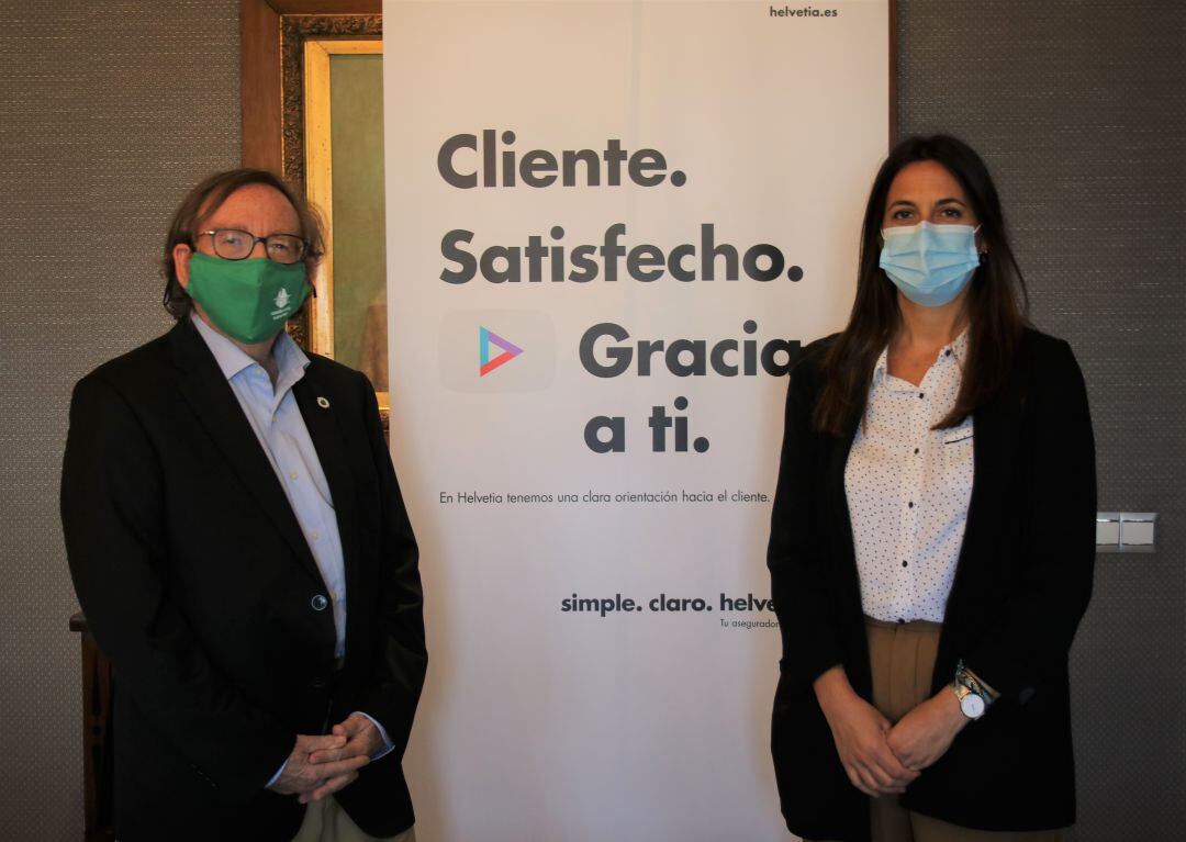 Firma Helvetia Seguros y Federación Andaluza de Montañismo