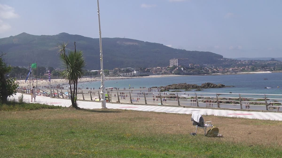 Aparece varado en Samil el cuerpo sin vida de un arroaz