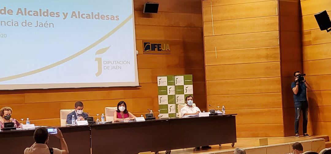 Consejo de alcaldes y alcaldesas celebrado en IFEJA.