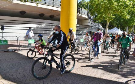 El alcalde, Emilio Sáez, también participó del paseo