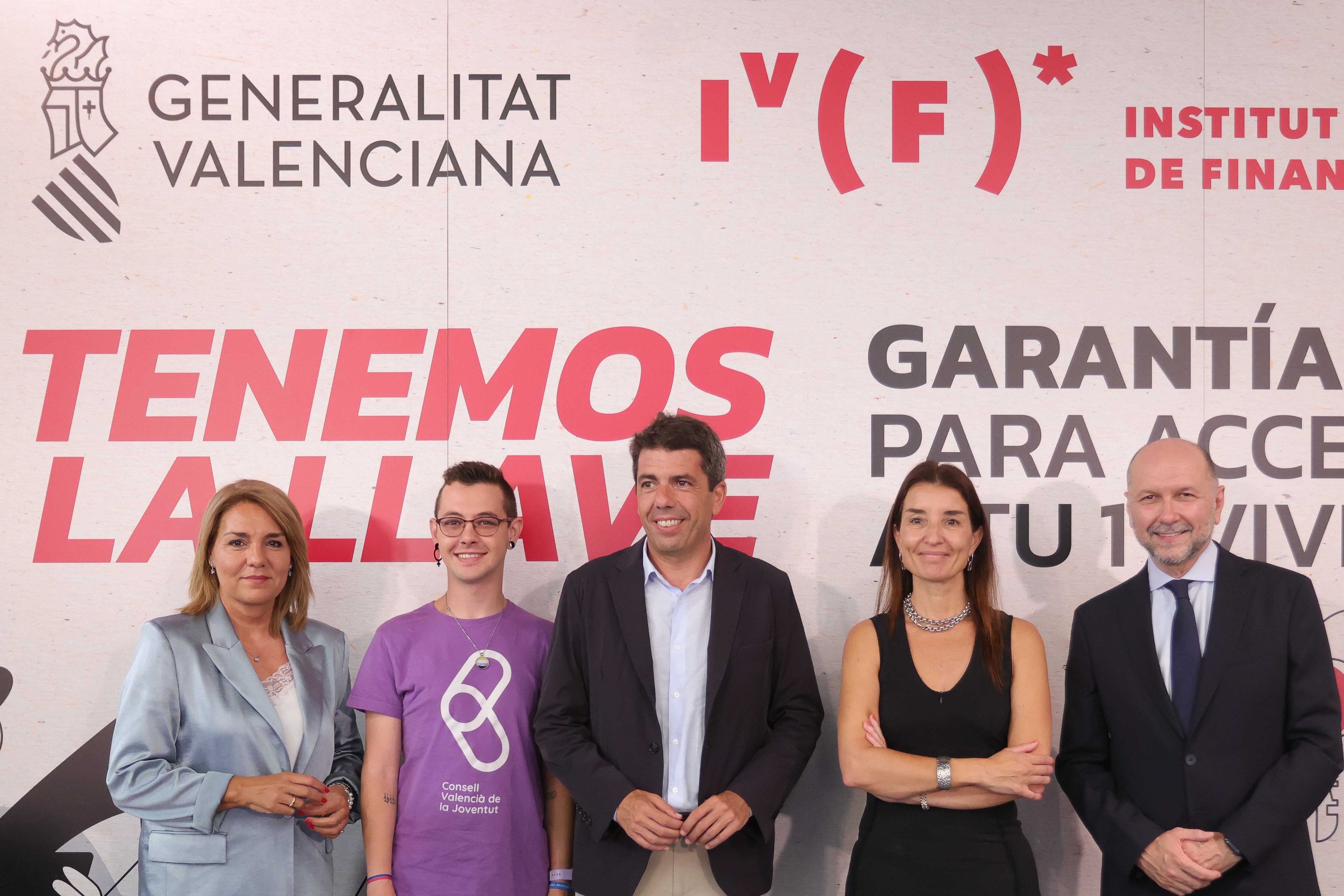 El president de la Generalitat, Carlos Mazón, en la presentación del programa de garantías del IVF para facilitar el acceso al crédito a jóvenes de entre 18 y 45 años que necesiten financiación para la adquisición de su primer inmueble