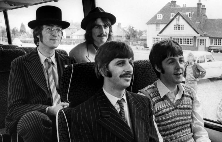 La banda durante el rodaje de Magical Mystery Tour en 1967