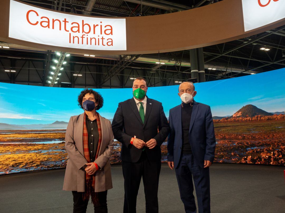 El consejero de turismo, Javier López Marcano en Fitur.