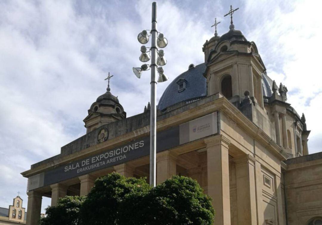 Vista parcial del monumento a los Caídos en Pamplona
