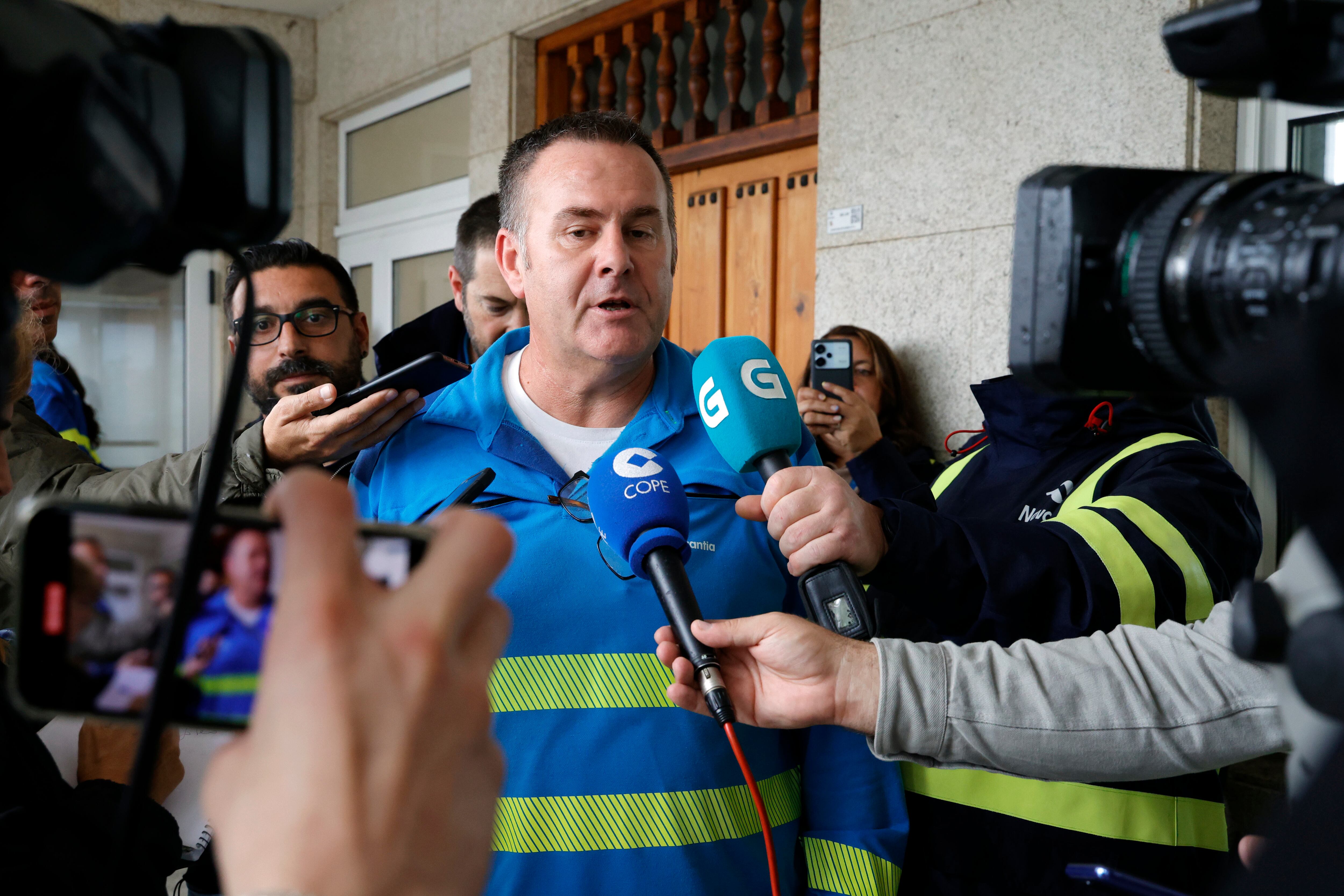 Carlos Díaz, durante la comparecencia de este martes en la entrada de Navantia Ferrol (foto: Kiko Delgado / EFE)