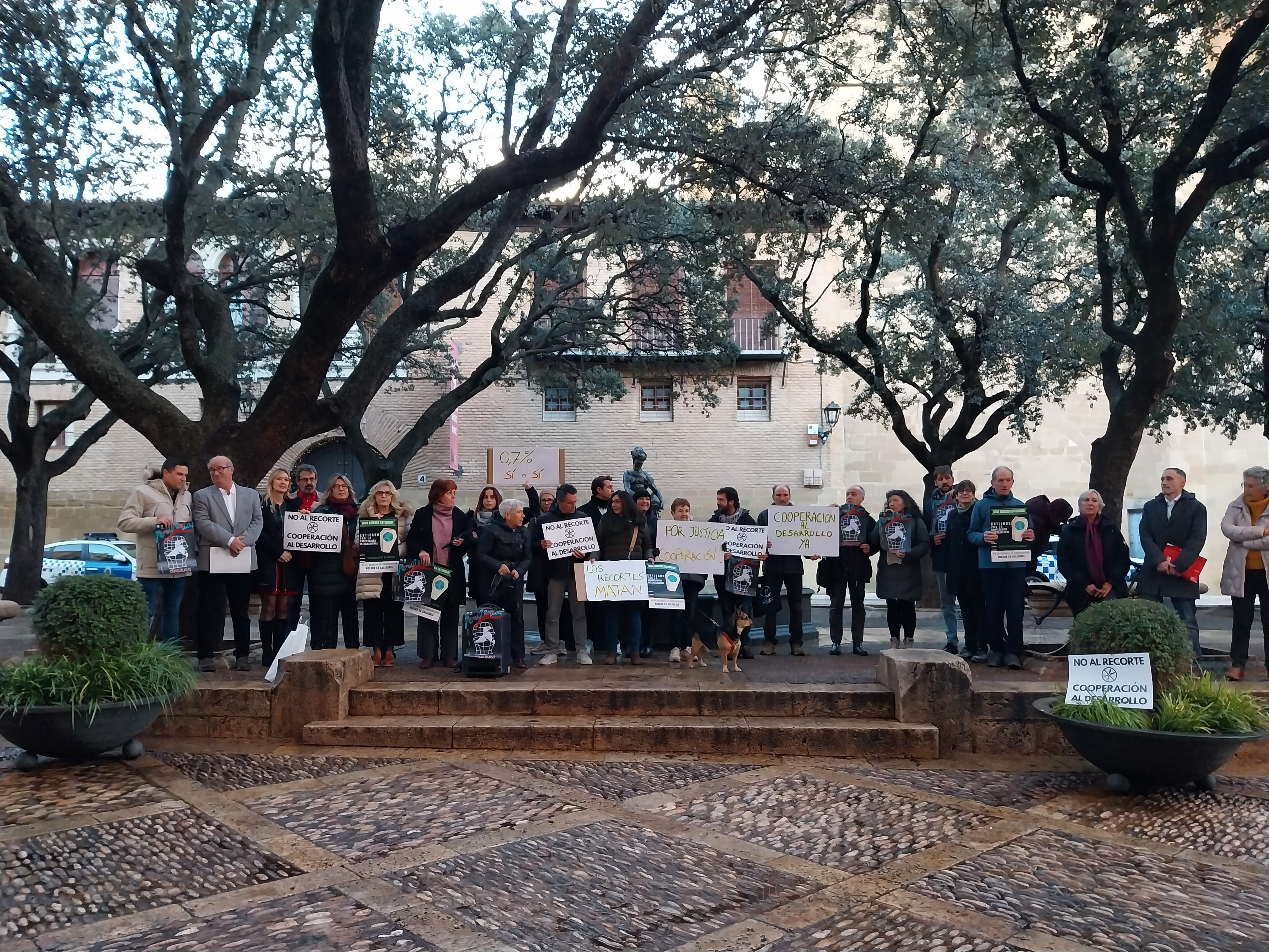 Los concejales socialistas junto a las entidades de cooperación al desarrollo