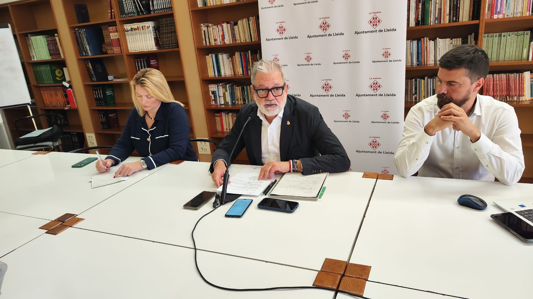 Fèlix Larrosa ha explicat que hi ha un ajuntament del sud d'Espanya que ha pagat bitllets d'autobús a subsaharians per venir a Lleida.