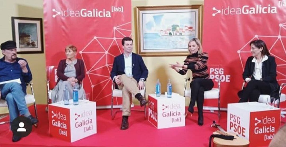 Noelia Otero a la izquierda de Gonzalo Caballero.