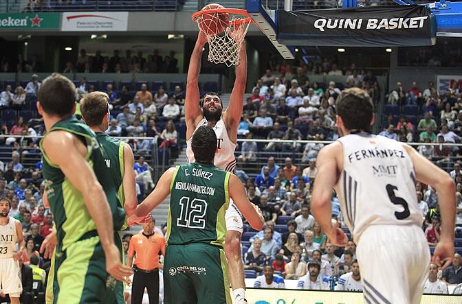Bourousis hace un mate