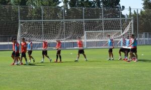 Los futbolistas del Real Zaragoza en un momento del entrenamiento en las instalaciones de la Ciudad Deportiva