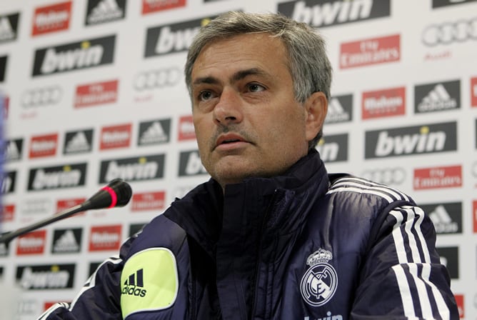 El entrenador del Real Madrid, José Mourinho, durante la rueda de prensa que ha ofrecido tras el entrenamiento del conjunto en Valdebebas.