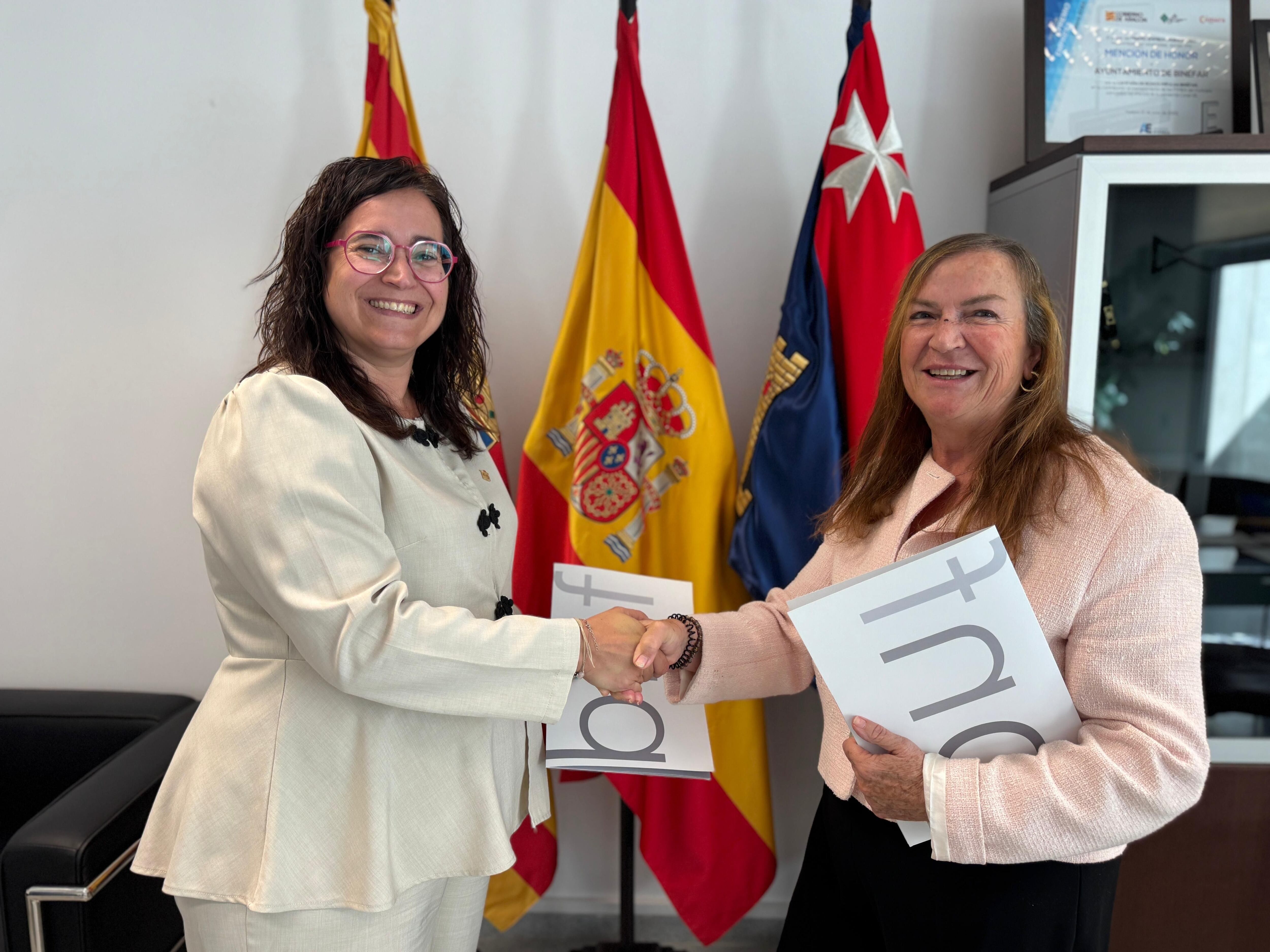 Patricia Rivera y Pilar Casado. Foto: Ayto. de Binéfar