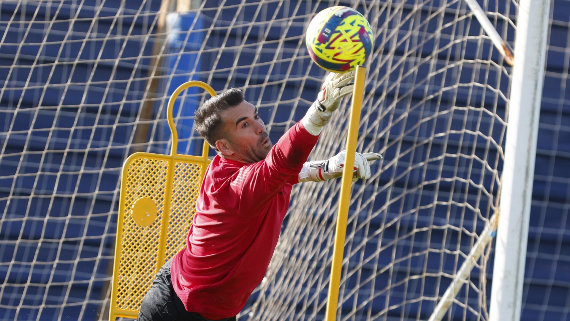 El guardameta Manolo Reina, incorporado al trabajo del Málaga