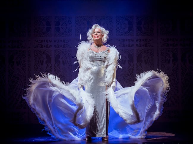 Ángel Llàcer durante el musical 'La Jaula de las Locas'