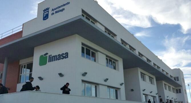 Sede de Limasa, la empresa mixta de limpieza de Málaga, en Los Ruices