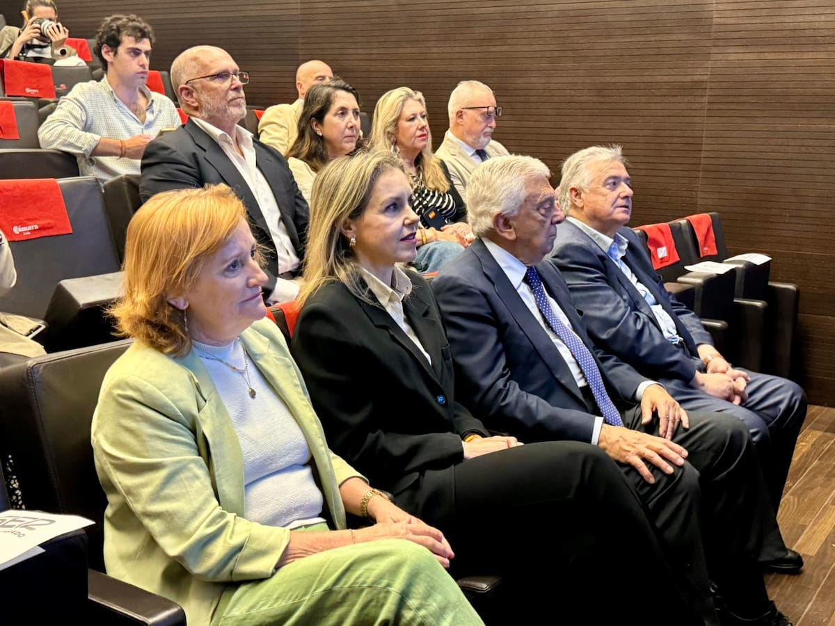 En las vísperas del inicio de la campaña electoral, el candidato de Vox a la presidencia de la Junta de Andalucía, participa en el Encuentro SER celebrado en el salón de actos de la Cámara de Comercio de Sevilla