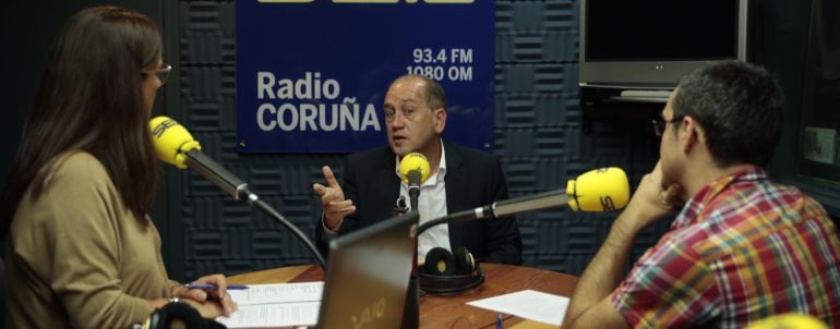 Leiceaga en Radio Coruña junto a Mayte González y Marcos Sanluis