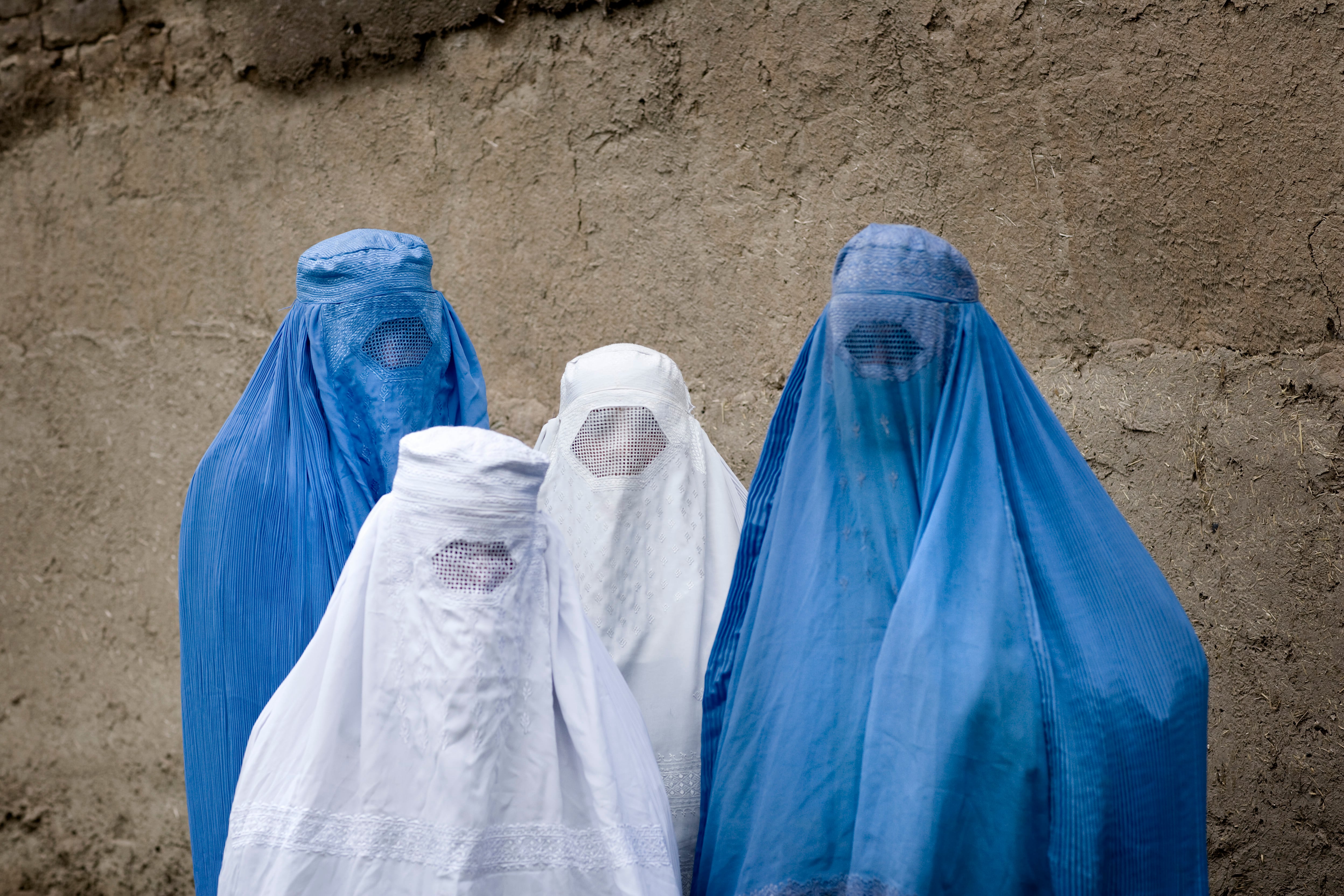Mujeres afganas con burkas | GettyImages