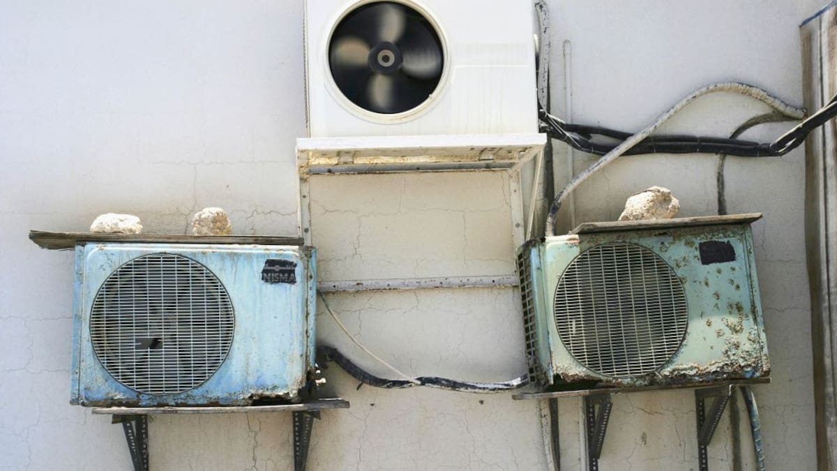 Gandia fija los criterios "estéticos" para colocar aires acondicionados en la ciudad