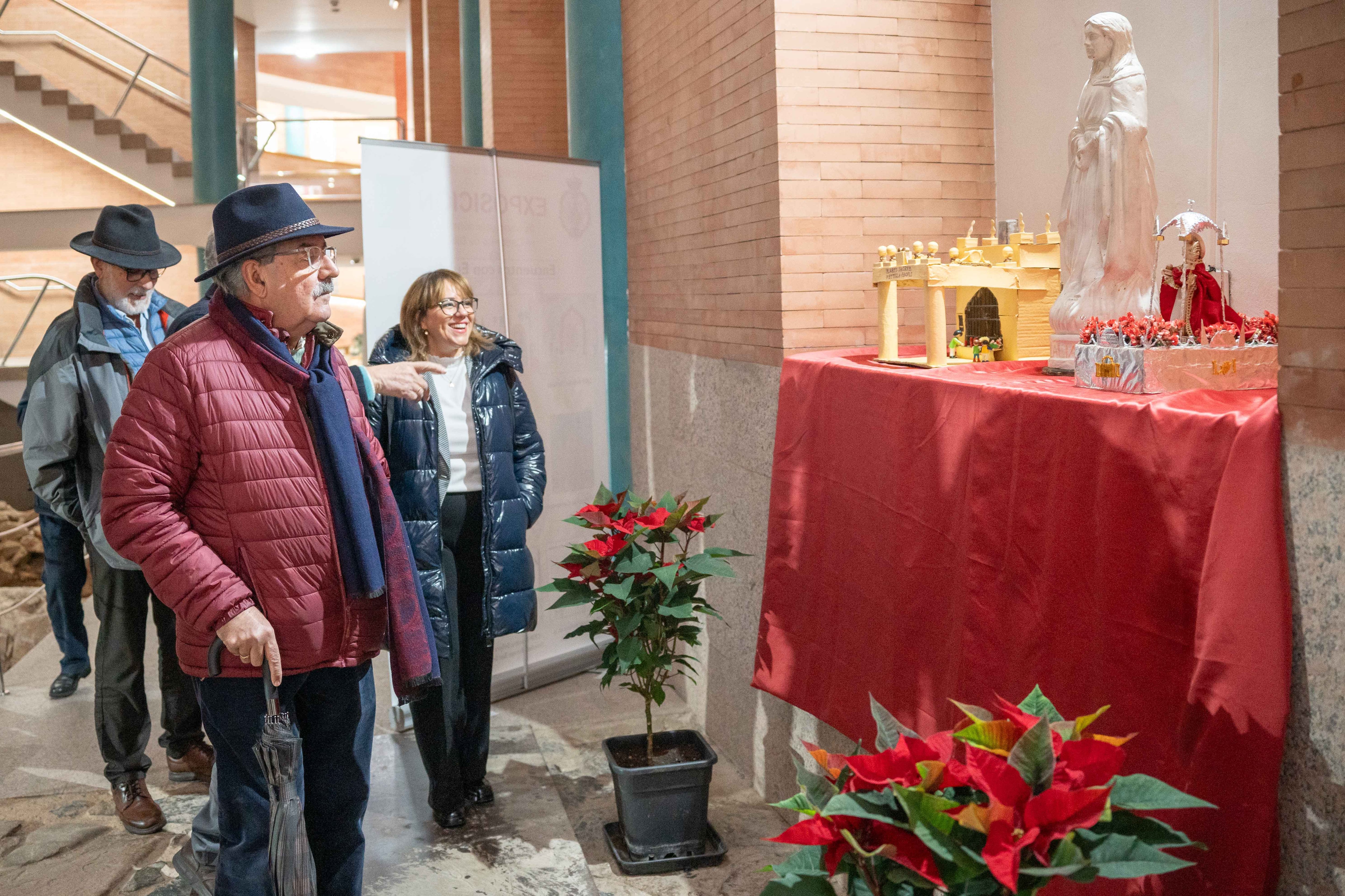 Visita a la Exposición de Santa Eulalia en el Centro Cultural Alcazaba