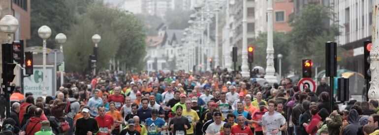 Atletas participando en la Behobia-San Sebastián