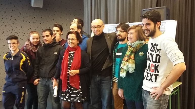 Alumnos promotores de la jornada de monólogos 