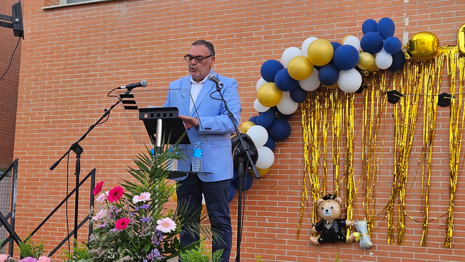 Momento de la intervención del director del IES 'Juan López Morillas', Enrique Yerves.