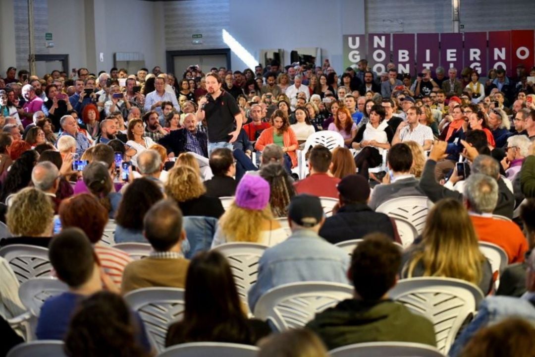 Pablo Iglesias en el Salón de los Espejos del Club Nazaret de Jerez