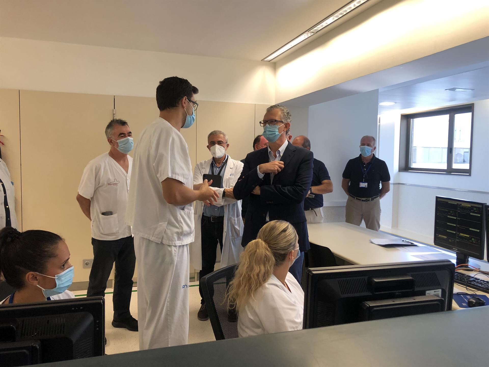 El consejero de Salud, Juan José Pedreño, visita el hospital Los Arcos, de referencia para el área de salud VIII