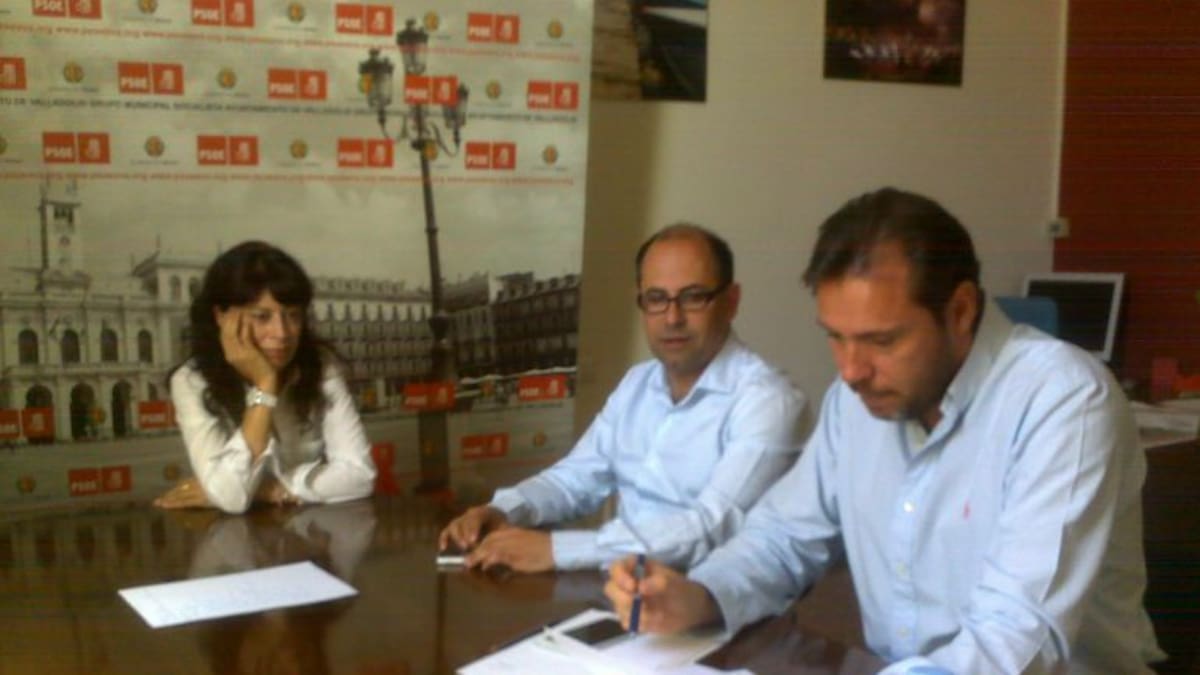 León de la Riva aprueba contratos hasta 2019 a pesar de estar "en funciones"