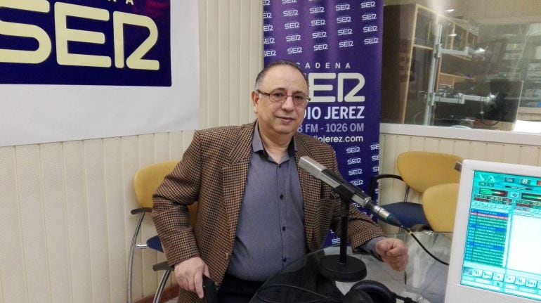 Manuel Valencia, prestigioso chef jerezano, en los estudios de Radio Jerez, donde nos ha estado hablando de las bondades de los platos de cuchara