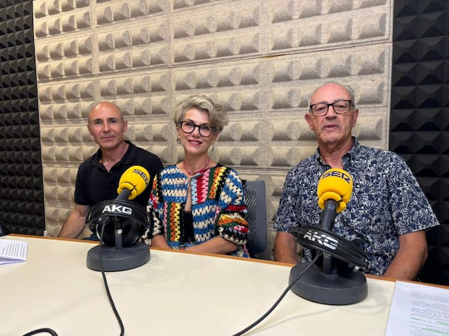 Daniel Caballo, Eva Olmo y José González, miembros de la Asociación de vecinos de la Ramira de Morón