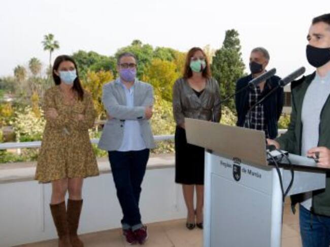 Presentación del corto 'Mar' en el exterior del Auditorio Víctor Villegas (Murcia)