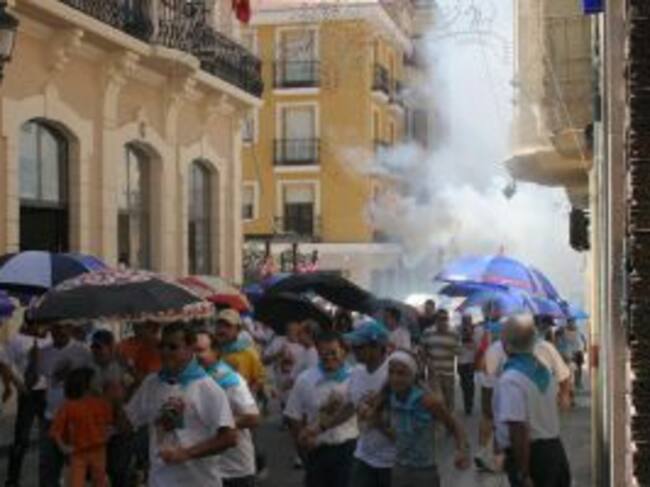 Gente corriendo la traca