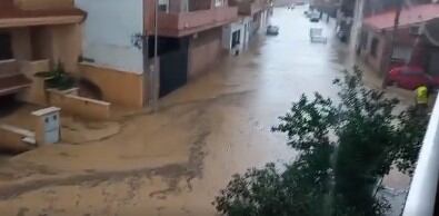 La tromba ha dejado calles, bajos y garajes anegados en Alcaudete de la Jara (Toledo)