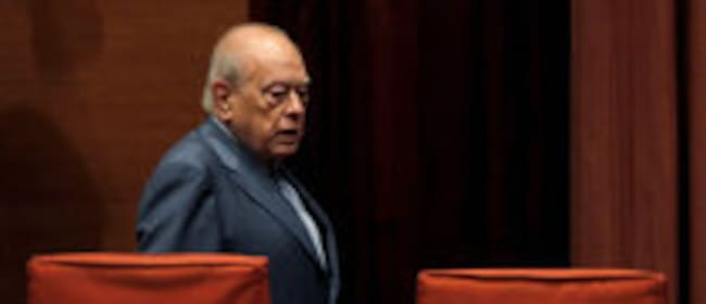 l expresidente de la Generalitat, Jordi Pujol, a su llegada a la reunión de la comisión de Asuntos Institucionales del Parlament de Cataluña donde comparece para explicar sus cuentas en el extranjero.