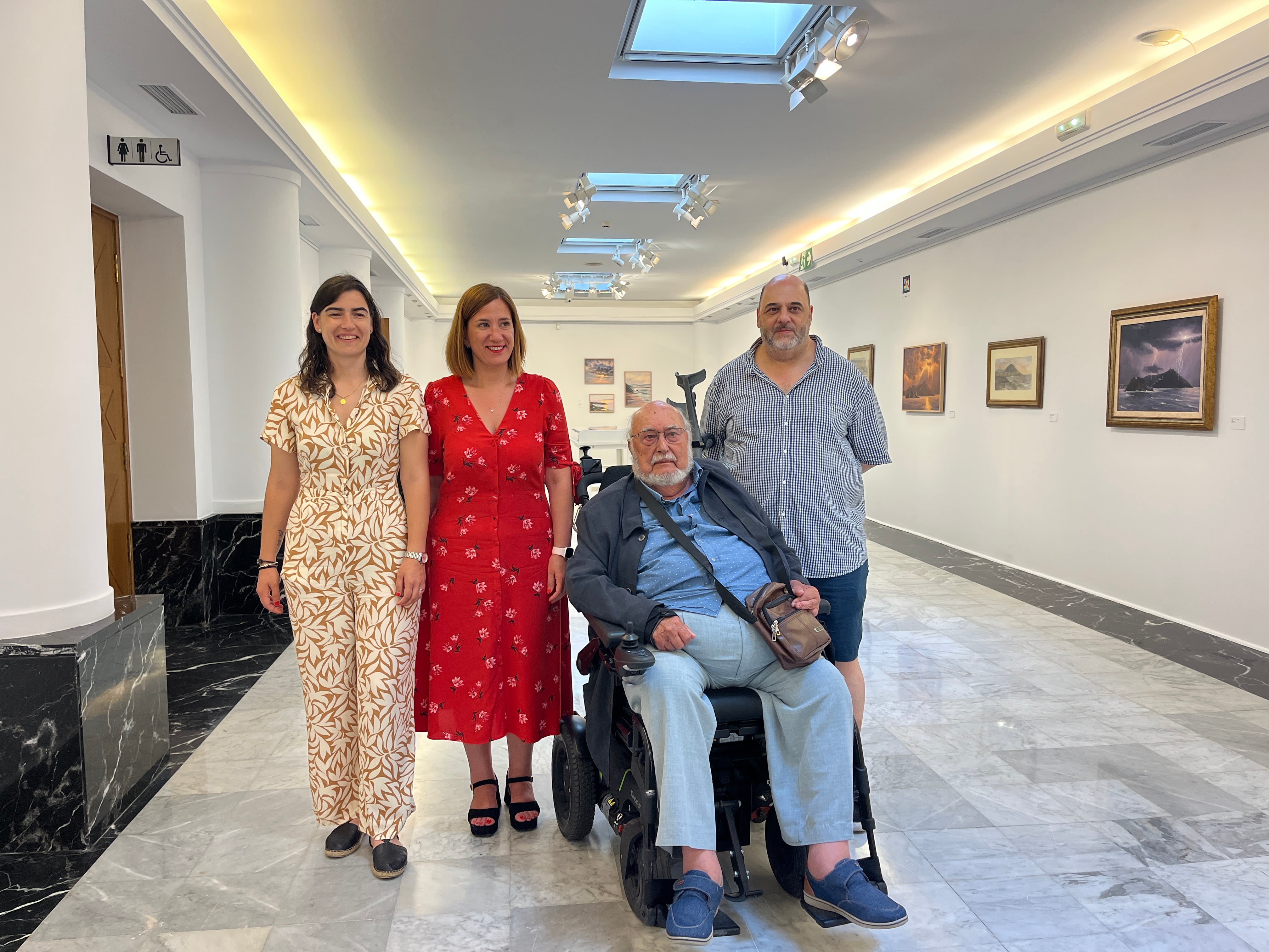 Nuria Alzaga, Cristina Laborda, José Mensuro &#039;Mensu&#039; y Asier Mensuro, en la exposición.