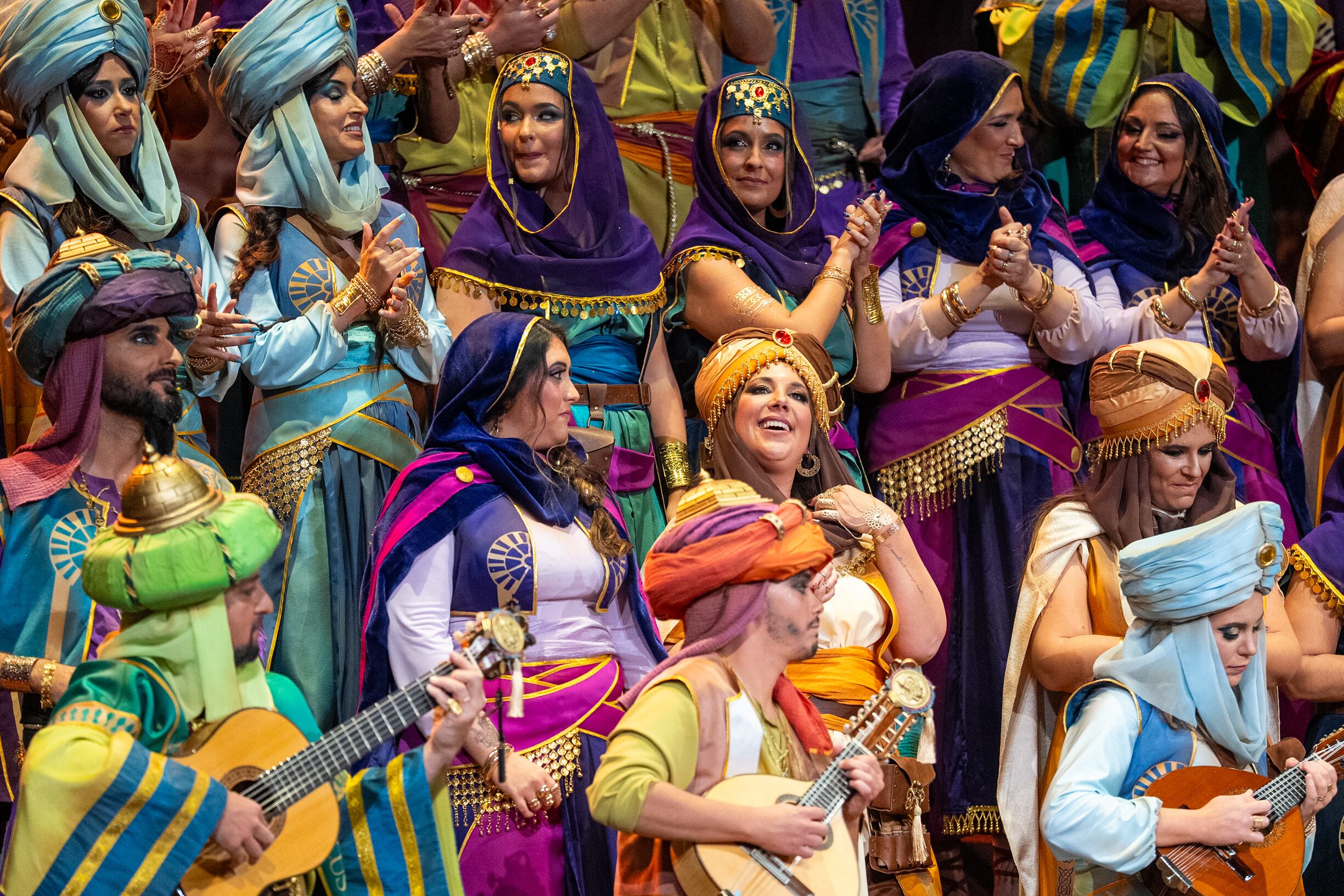 Coro: Las mil maravillas.