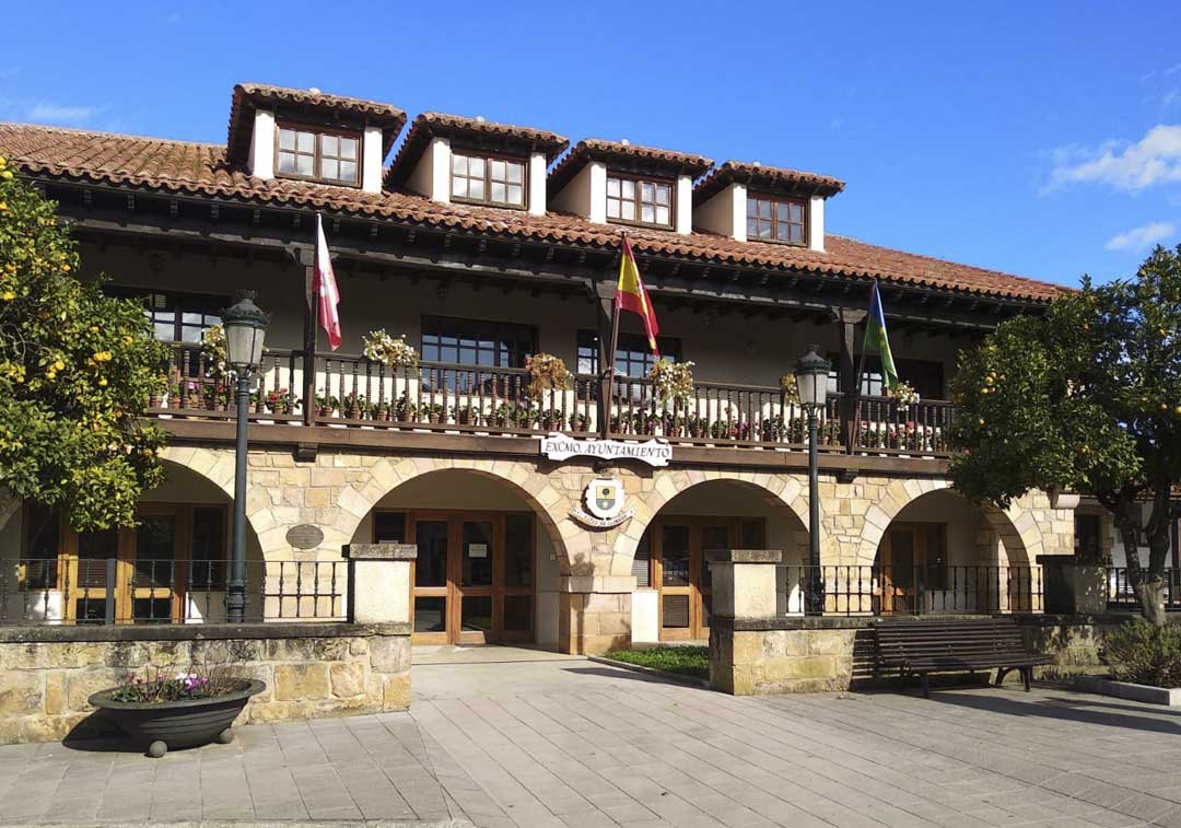 Ayuntamiento de Alfoz de Lloredo.