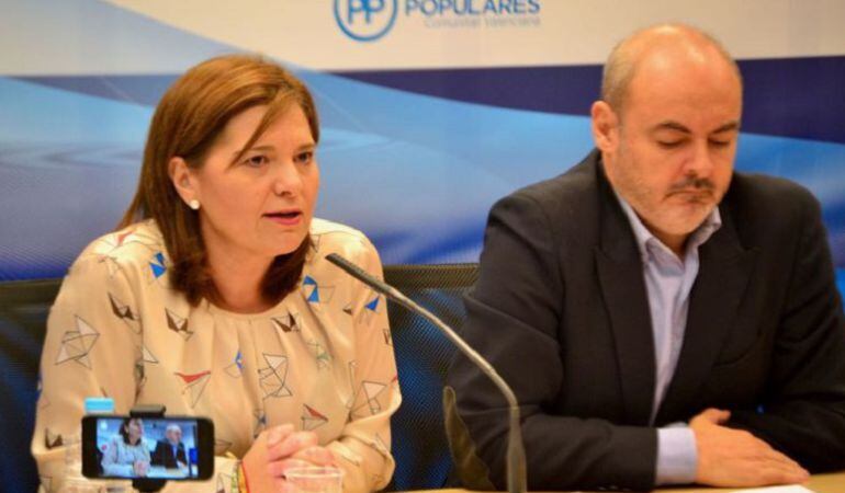 La presidenta del PPCV, Isabel Bonig, y el portavoz del grupo popular en el Ay. de Valencia, Eusebio Monzó